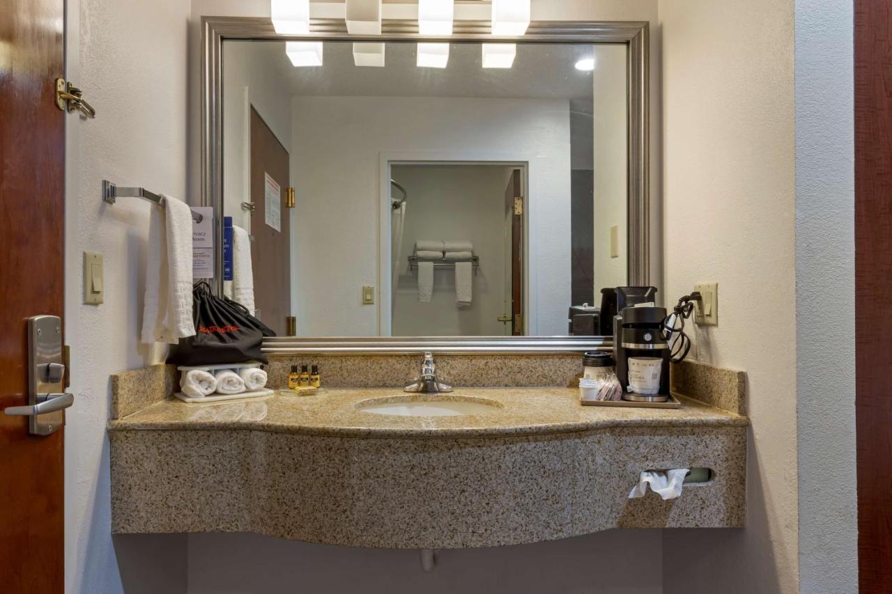 Best Western Plus South Hill Inn Ngoại thất bức ảnh