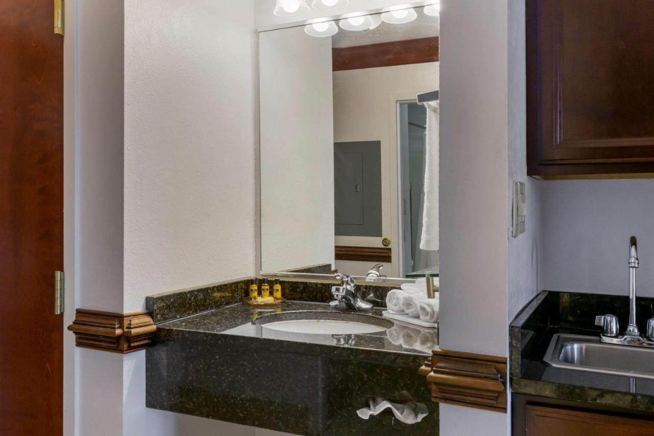 Best Western Plus South Hill Inn Ngoại thất bức ảnh